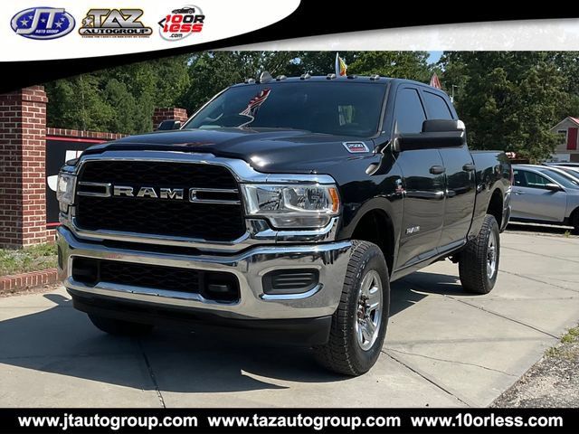 Used 2022 RAM 2500 Tradesman w/ Chrome Appearance Group AWD/4WD image 3