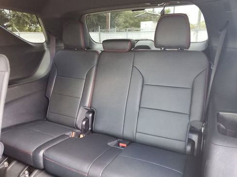 Used 2025 Chevrolet Traverse RS AWD/4WD image 11