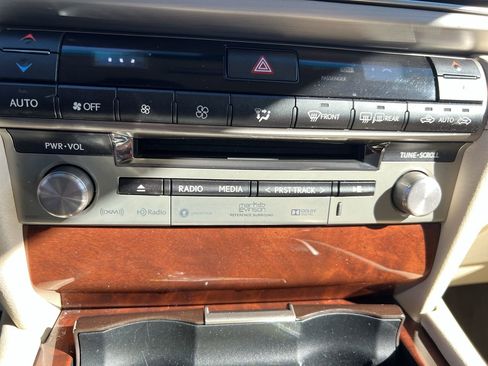 Used 2016 Lexus LS 460 L image 29