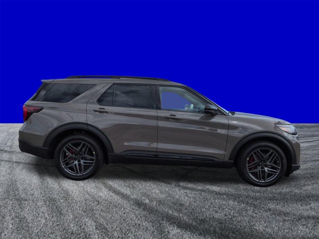 New 2026 Ford Explorer ST-Line w/ ST-Line Street Pack RWD image 3