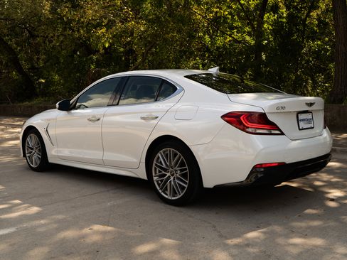 Used 2021 Genesis G70 2.0T image 7