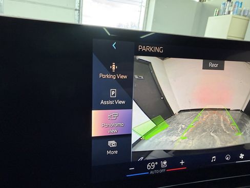 Used 2024 BMW i5 eDrive40i w/ M Sport Package image 19