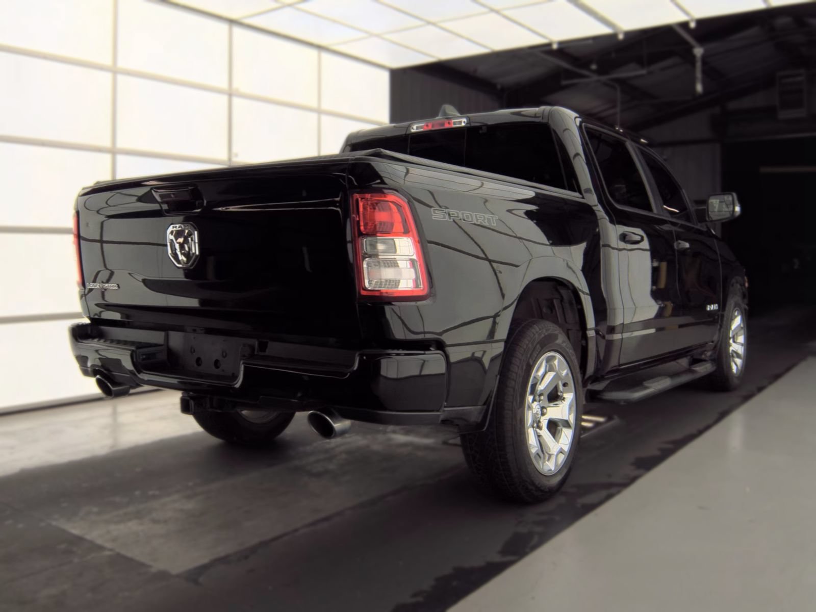 Used 2020 RAM 1500 Lone Star RWD image 4