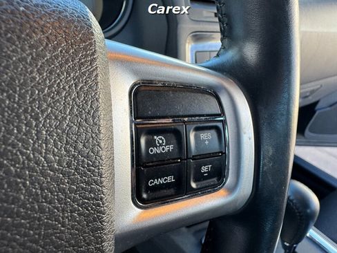 Used 2012 Dodge Challenger SXT image 19