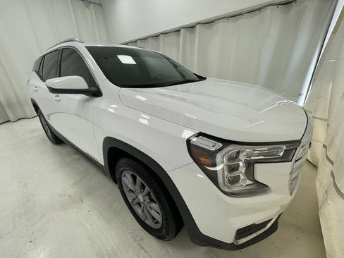 Used 2022 GMC Terrain SLT AWD/4WD image 3
