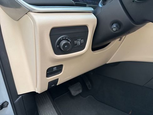 Certified 2025 Jeep Grand Cherokee L Limited w/ Luxury Tech Group II AWD/4WD image 54