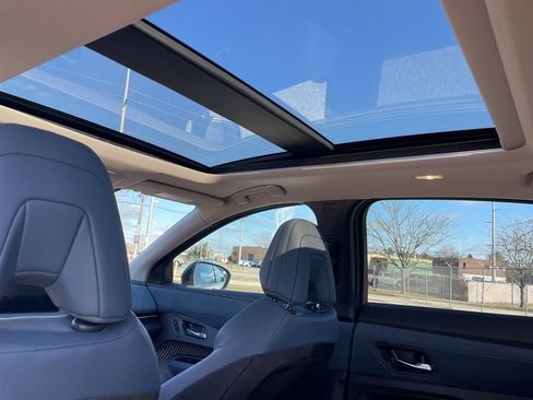 Used 2023 Nissan Ariya image 14