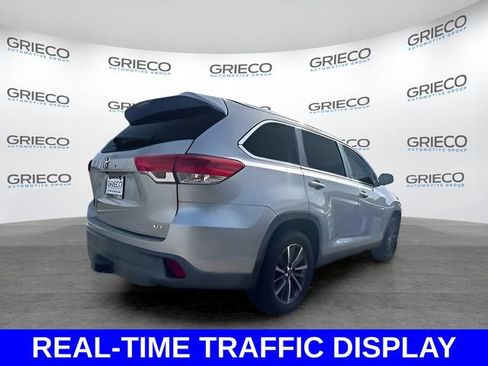 Used 2019 Toyota Highlander XLE FWD image 4