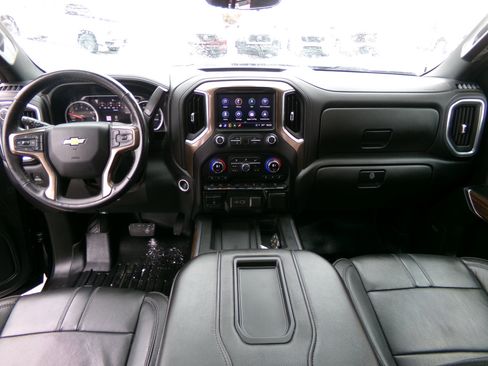 Used 2021 Chevrolet Silverado 1500 High Country w/ Technology Package image 16