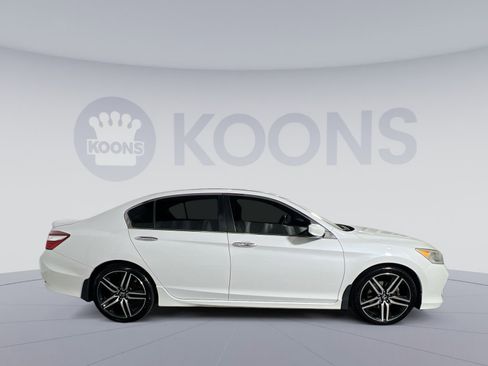 Used 2017 Honda Accord Sport image 8