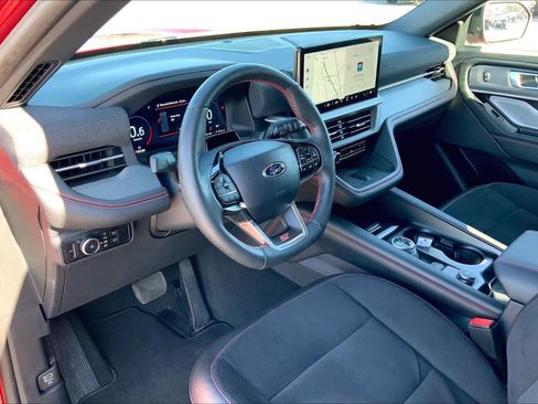 Certified 2025 Ford Explorer ST image 18