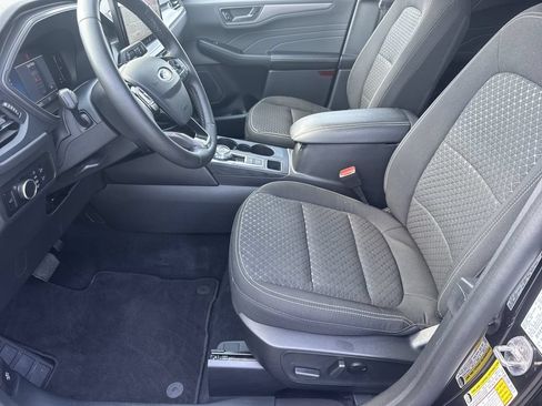 Used 2023 Ford Escape Active w/ Tech Pack #1 AWD/4WD image 9
