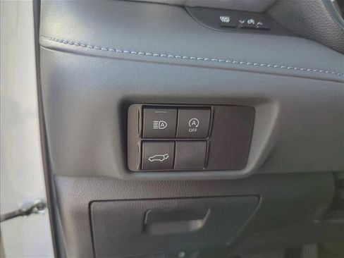 Certified 2024 Toyota Highlander LE FWD image 14