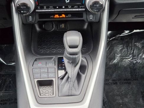 Used 2025 Toyota RAV4 XLE image 29