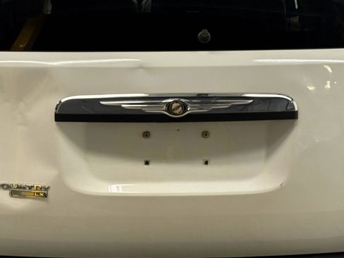 Used 2008 Chrysler Town & Country LX image 11