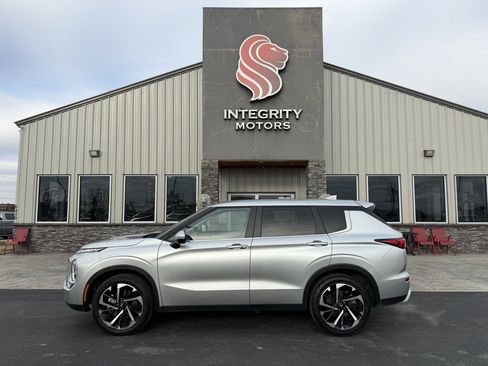 Used 2024 Mitsubishi Outlander FWD image 1