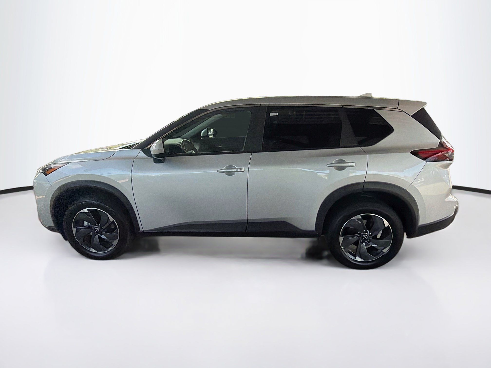 Used 2025 Nissan Rogue SV AWD/4WD image 4