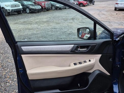 Used 2015 Subaru Outback 2.5i Premium image 3