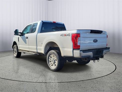 Used 2019 Ford F350 XLT image 3