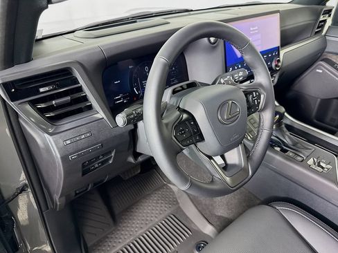 Certified 2026 Lexus GX 550 w/ Accessory Package (2T) AWD/4WD image 9