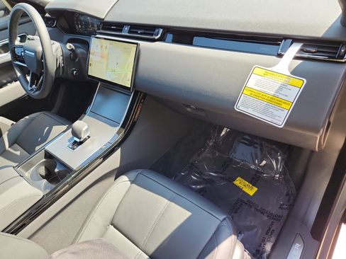 New 2026 Land Rover Range Rover Velar S image 27