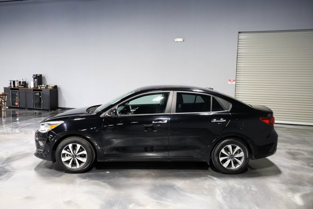 Used 2023 Kia Rio S w/ Technology Package FWD image 4