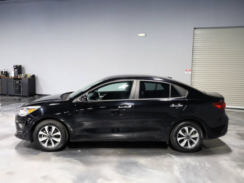 Used 2023 Kia Rio S w/ Technology Package FWD image 4