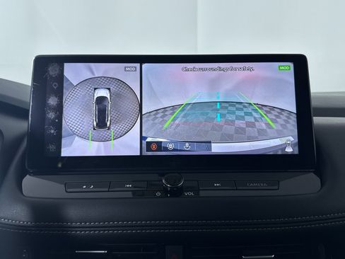 Used 2024 Nissan Rogue Platinum image 14