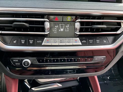 Used 2023 BMW X4 xDrive30i w/ Premium Package image 33