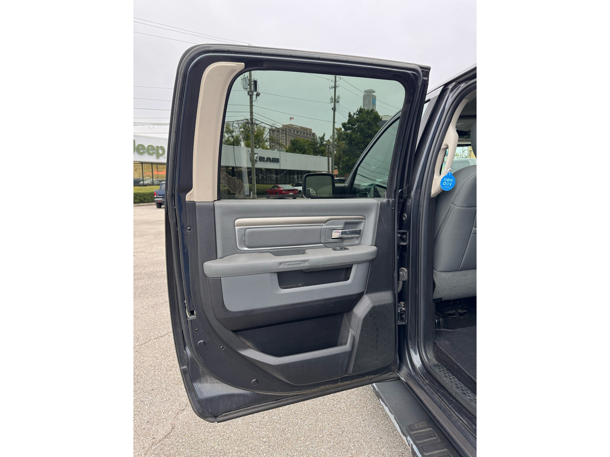 Used 2015 RAM 1500 Big Horn AWD/4WD image 12