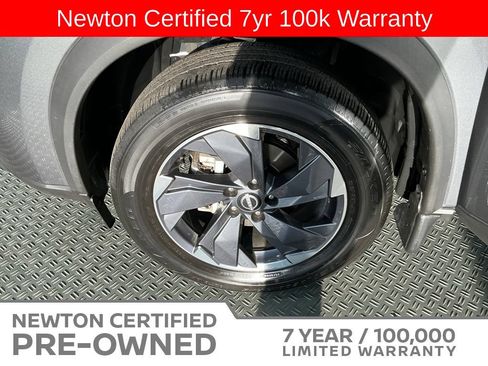 Used 2025 Nissan Rogue SV FWD image 41