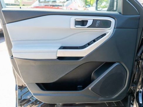 Used 2023 Ford Explorer XLT w/ Equipment Group 202A AWD/4WD image 19