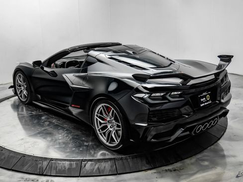 Used 2024 Chevrolet Corvette Z06 w/ Stealth Interior Trim Package RWD image 14