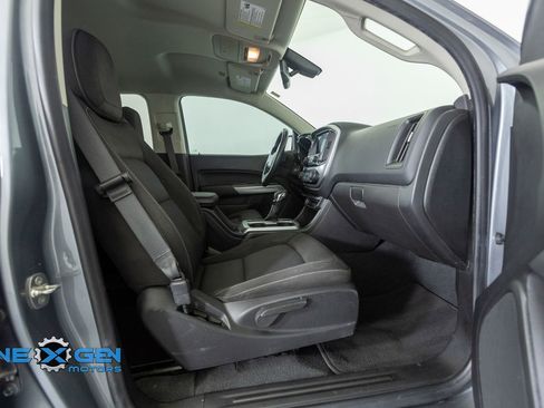 Used 2022 Chevrolet Colorado LT AWD/4WD image 42