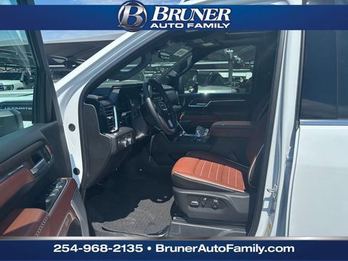 New 2025 GMC Sierra 2500 Denali Ultimate image 11