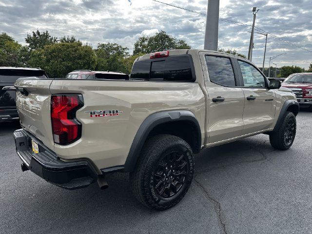 Used 2024 Chevrolet Colorado Trail Boss w/ Technology Package AWD/4WD image 5