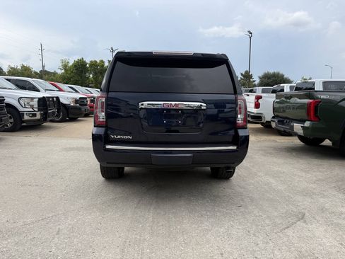 Used 2018 GMC Yukon Denali w/ Open Road Package AWD/4WD image 43