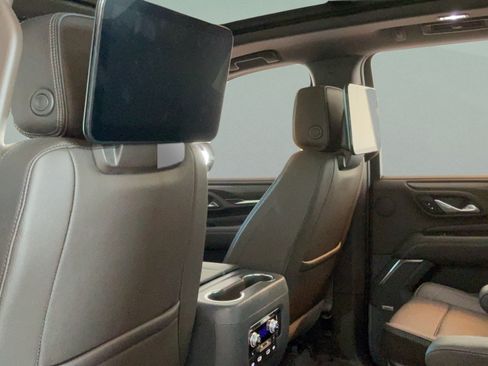 Used 2024 GMC Yukon Denali w/ Advanced Technology Package AWD/4WD image 35