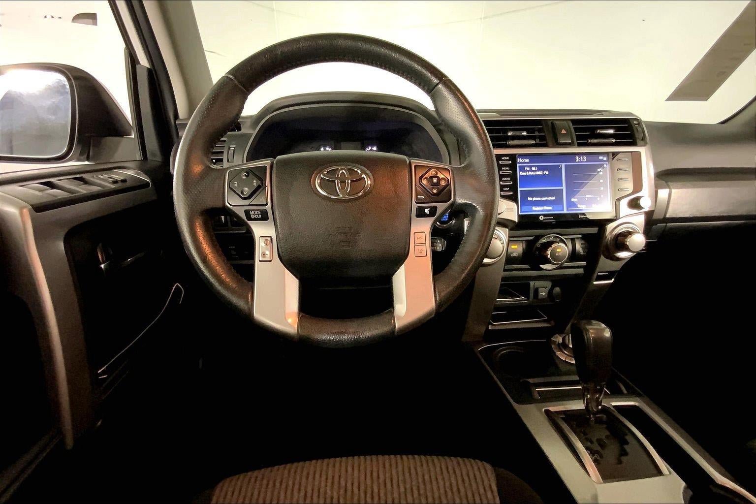 Used 2022 Toyota 4Runner SR5 AWD/4WD image 5