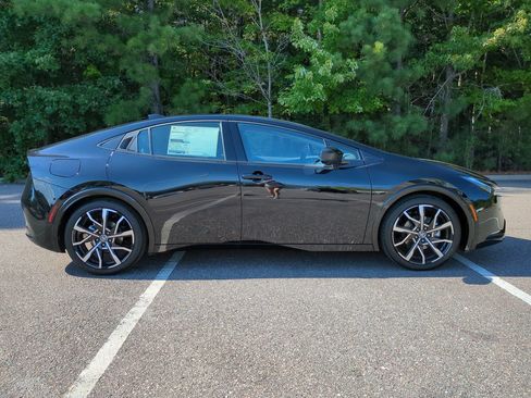 Used 2026 Toyota Prius Plug-In Hybrid w/ Limited Premium Package FWD image 3