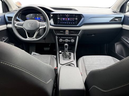 Used 2024 Volkswagen Taos SE image 10