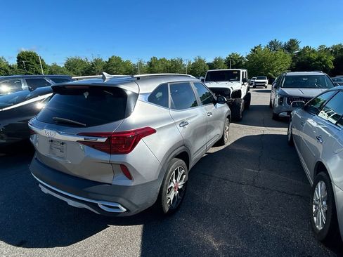 Certified 2023 Kia Seltos SX w/ SX Sunroof Package AWD/4WD image 8