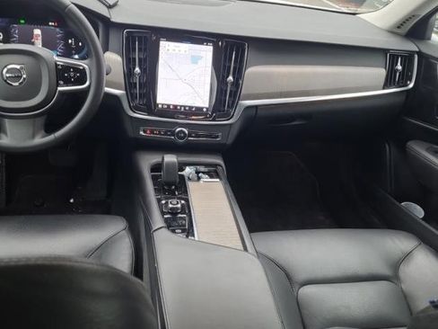 Used 2023 Volvo S90 B6 Plus image 12
