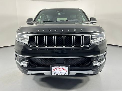 Used 2022 Jeep Wagoneer Series II image 2