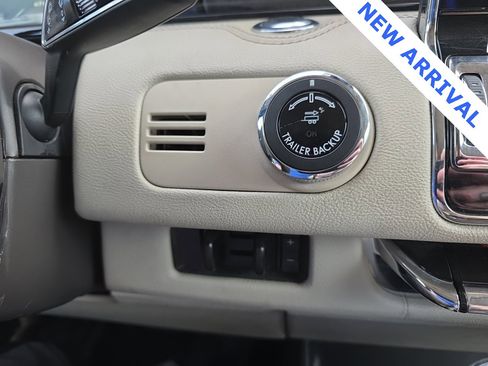 Used 2020 Lincoln Navigator Reserve w/ Equipment Group 208A Reserve image 17