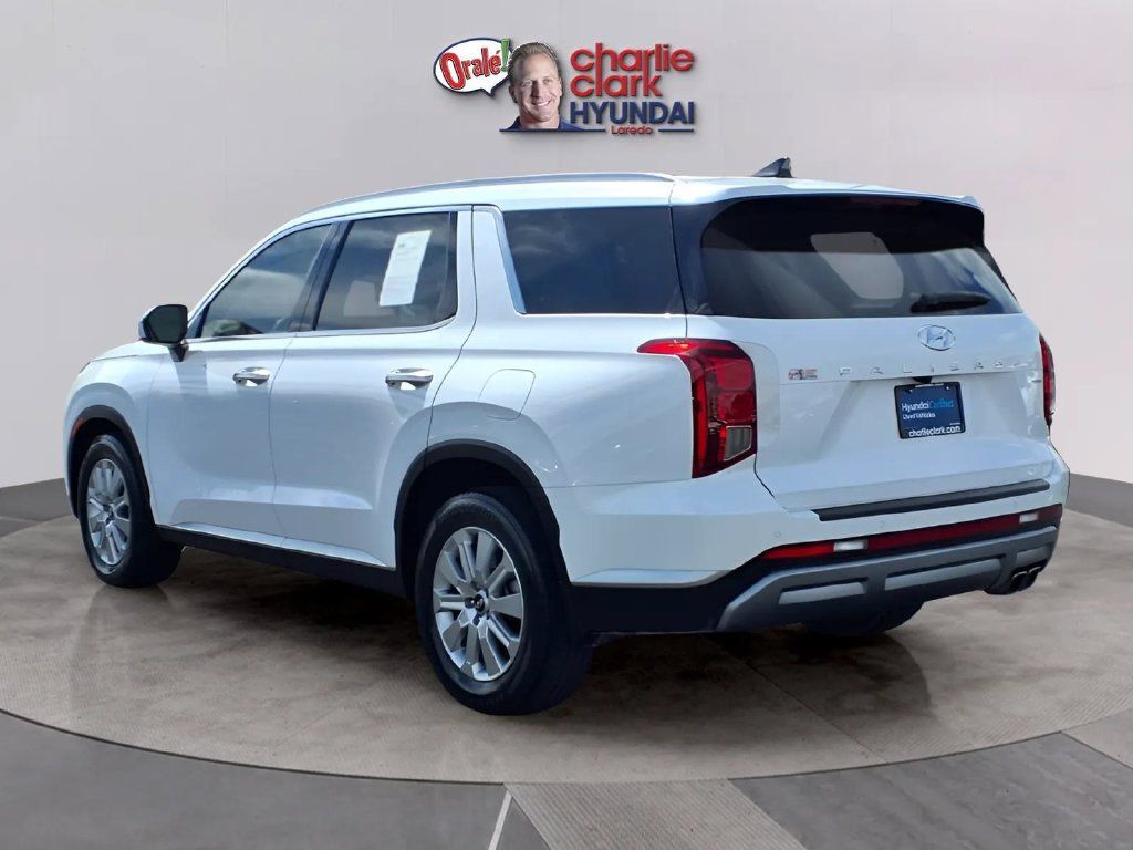Used 2023 Hyundai Palisade SEL AWD/4WD image 3