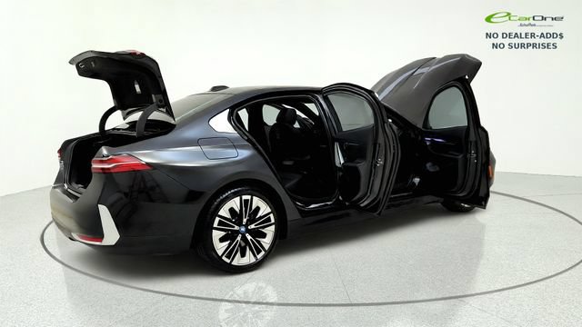 Used 2024 BMW i5 eDrive40i w/ M Sport Package RWD image 19