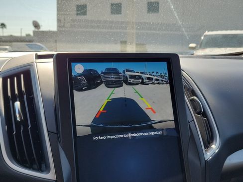 Used 2022 Ford Edge SE image 10