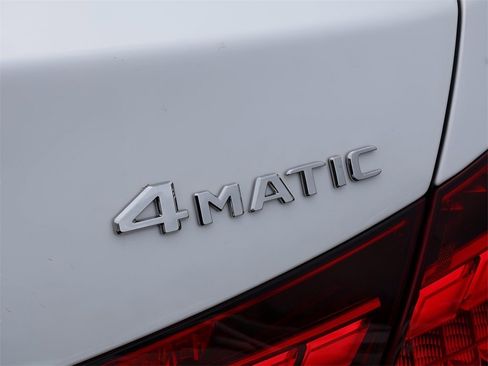 Used 2025 Mercedes-Benz C 300 4MATIC Sedan image 9