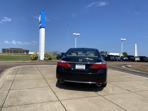 Used 2015 Honda Accord EX-L image 10